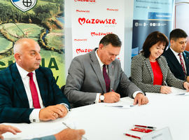 Podpisanie umowy na zakup profesjonalnego urządzenia do czyszczenia siedleckich ulic