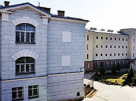 Więcej więźniów pracuje