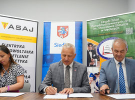 Nowe perspektywy dla uczniów siedleckiej "Samochodówki": trójstronna umowa o współpracy z firmą ASAJ