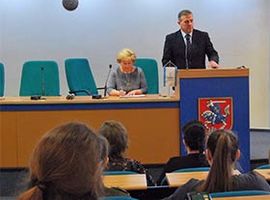 Jak być bezpiecznym w świecie realnym i wirtualnym?