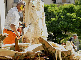 Rzeźbiarze w centrum miasta