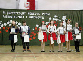 Śpiewano patriotycznie