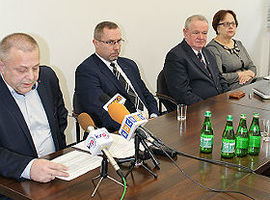 Więcej aut i wpływów z podatków