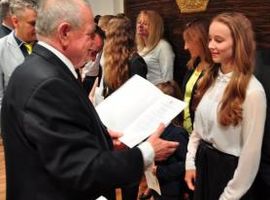 Najlepsi uczniowie ze stypendiami prezydenta