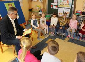 Prezydent czytał dzieciom