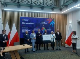 Dzisiaj, 4 lipca, w Ministerstwie Edukacji i Nauki została podpisana umowa o objęcie wsparciem przedsięwzięcia: Utworzenie i funkcjonowanie Branżowego Centrum Umiejętności w branży elektroenergetycznej z Fundacją Rozwoju Systemu Edukacji