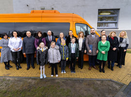 Autobus dla niepełnosprawnych uczniów