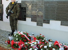 Pielęgnujmy dęby pamięci!